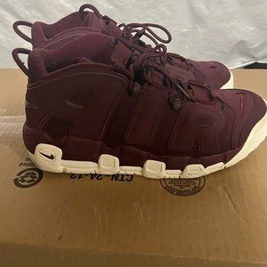 Nike uptempo very rare color way excellent condition size 11